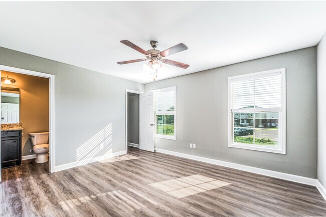 Building Photo - 195 Creekwood Ave