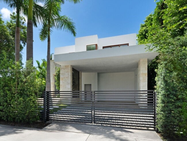 Building Photo - 110 Venetian Way