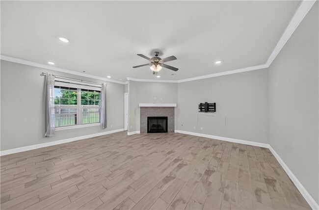 Building Photo - 730 Winston pl