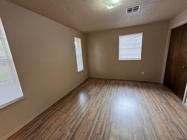 Building Photo - All brand new inside! A true 4 bedroom in Moore Schools, no carpet, All luxury vinyl plank!