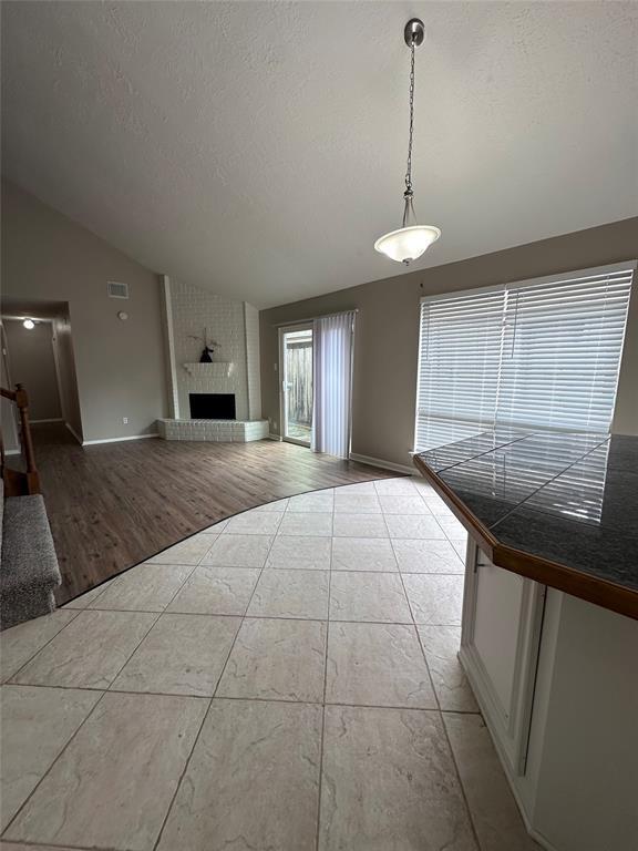 Building Photo - 5255 Beaverbrook Dr