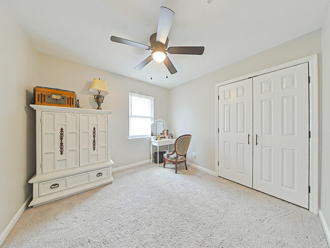 Building Photo - 3501 Snowden Dr
