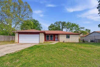 Building Photo - 3 Bed / 2 Bath / Near Tulsa Arts District