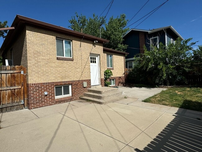 Building Photo - 3310 Utica St