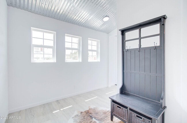 Building Photo - 258 S Sutherland St