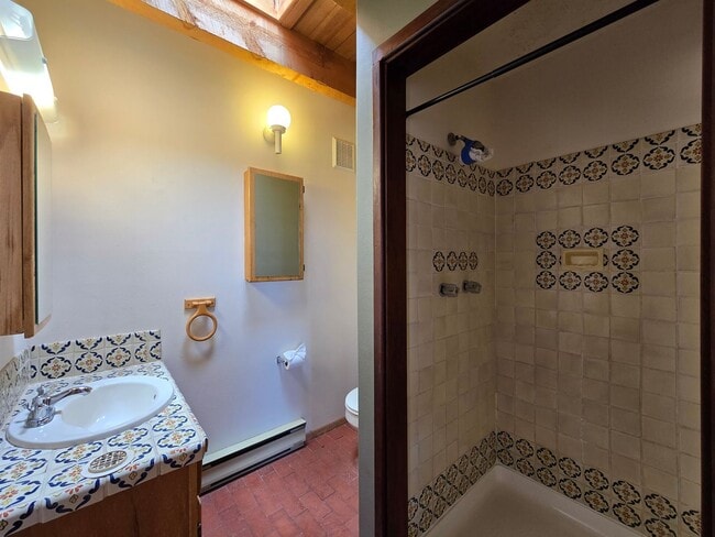 Building Photo - 22 Encantado Cir