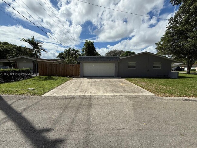 Building Photo - 4300 NW 3rd Ct