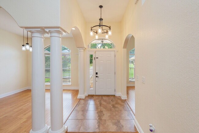 Building Photo - 618 Territory Ln