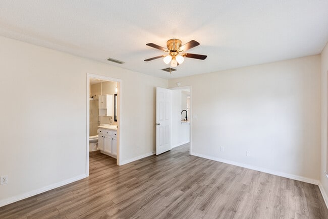 Building Photo - 13219 Pinyon Dr