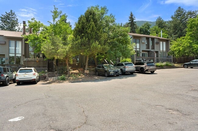 Building Photo - 350 Arapahoe Ave