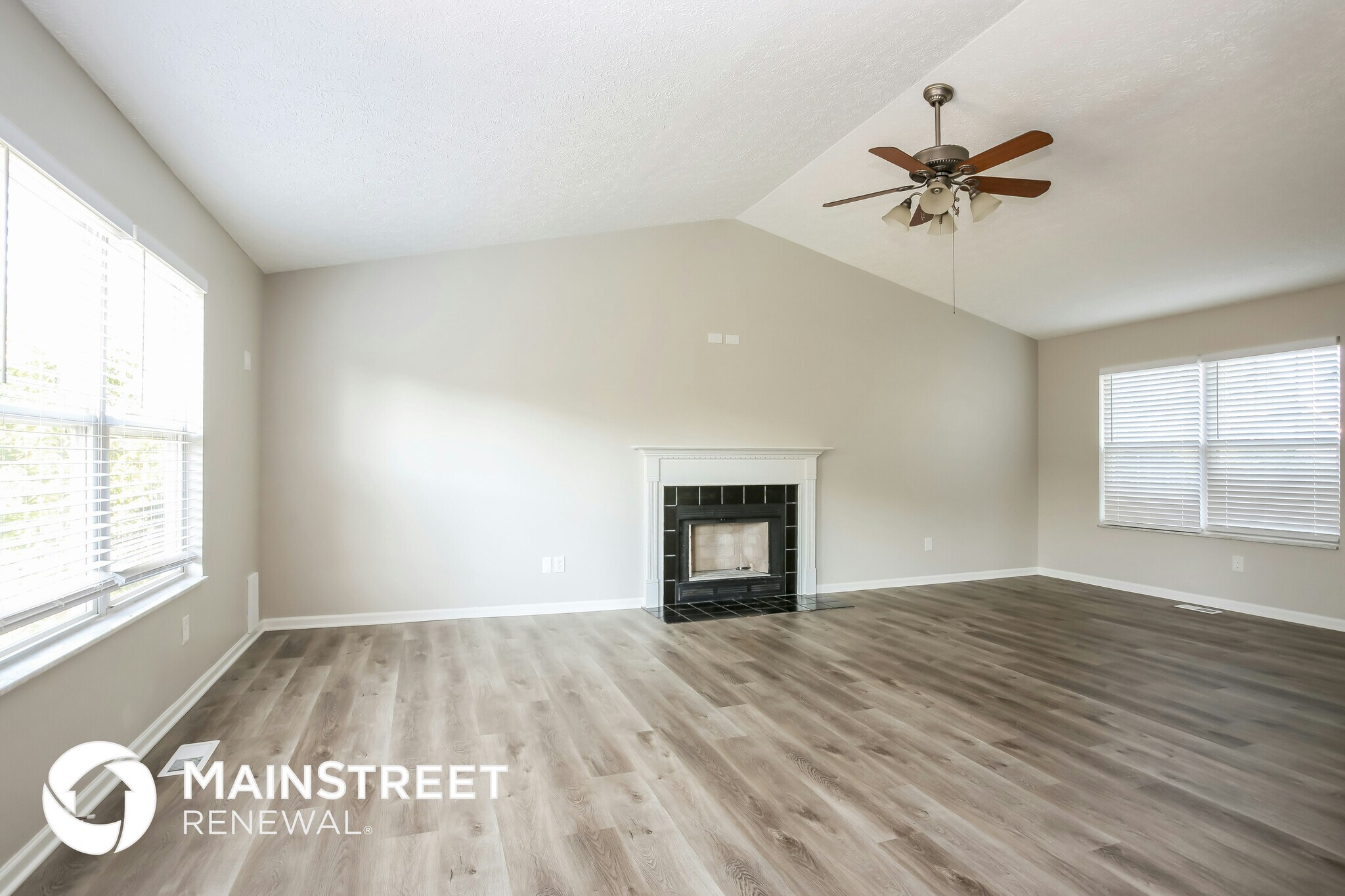 Building Photo - 1386 Hackworth St