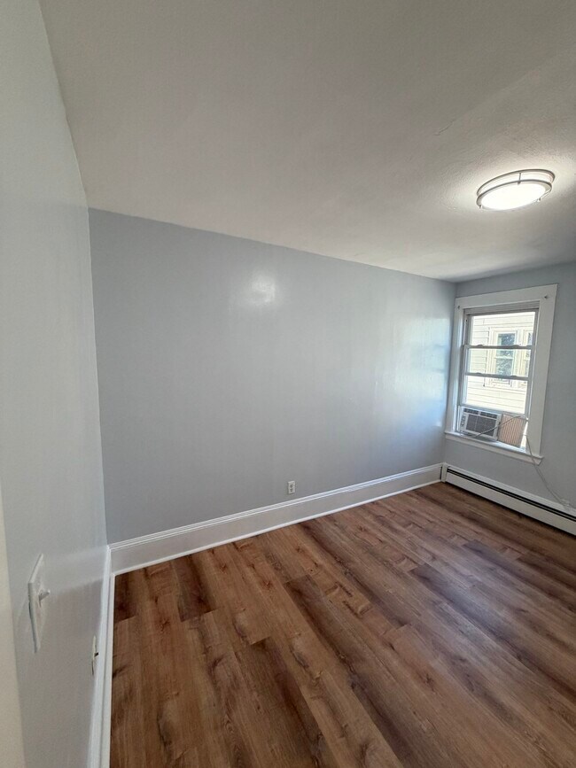 Building Photo - 55 Harwood St