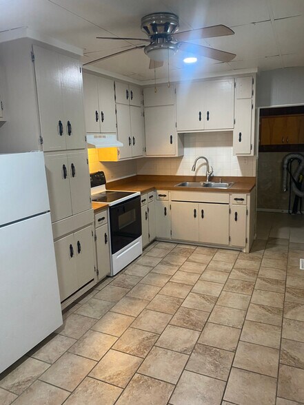 Primary Photo - 740 N 4th St