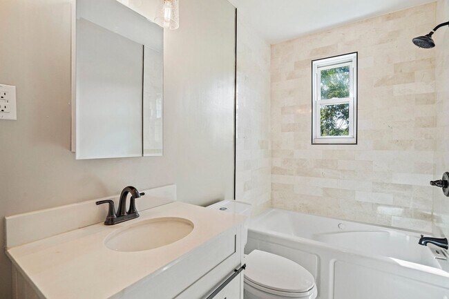 Building Photo - Fantastic Home in Fort Dupont Park! Parking and Basement Included!
