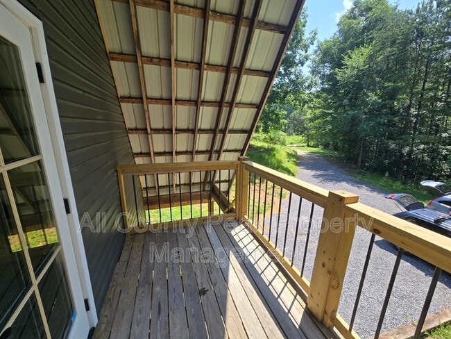 Building Photo - 6013 Bates Pike SE