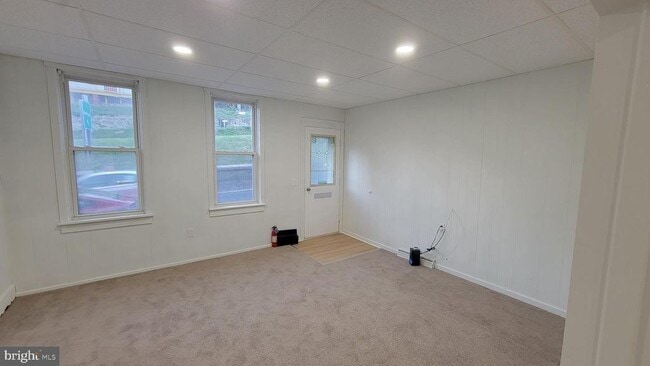 Building Photo - 329 Bedford St