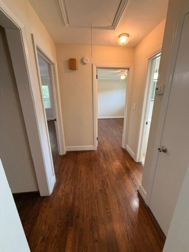 Building Photo - Cute 2 Bedroom in Taylors, SC!