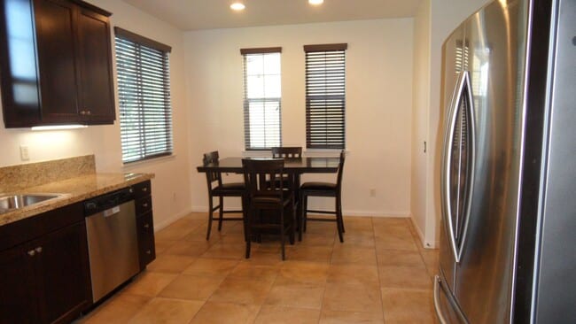 Building Photo - 3BR 2.5 BA 2 Story Home with 2 Car Garage