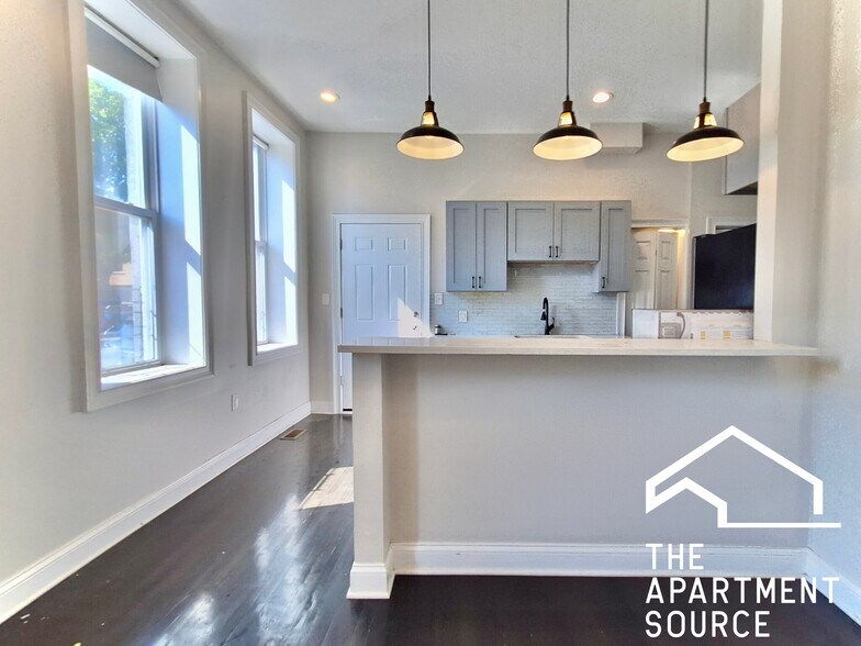 Primary Photo - 2030 W 23rd St