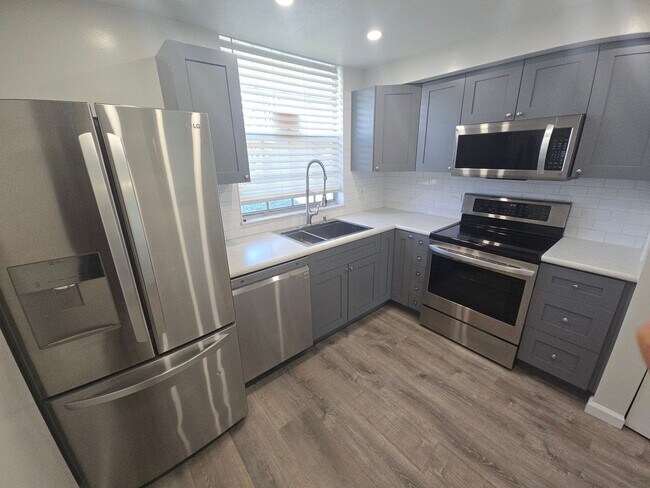 Building Photo - 108 Clocktower Dr