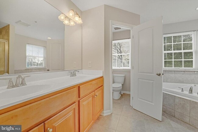 Building Photo - 609 Tebbston Dr