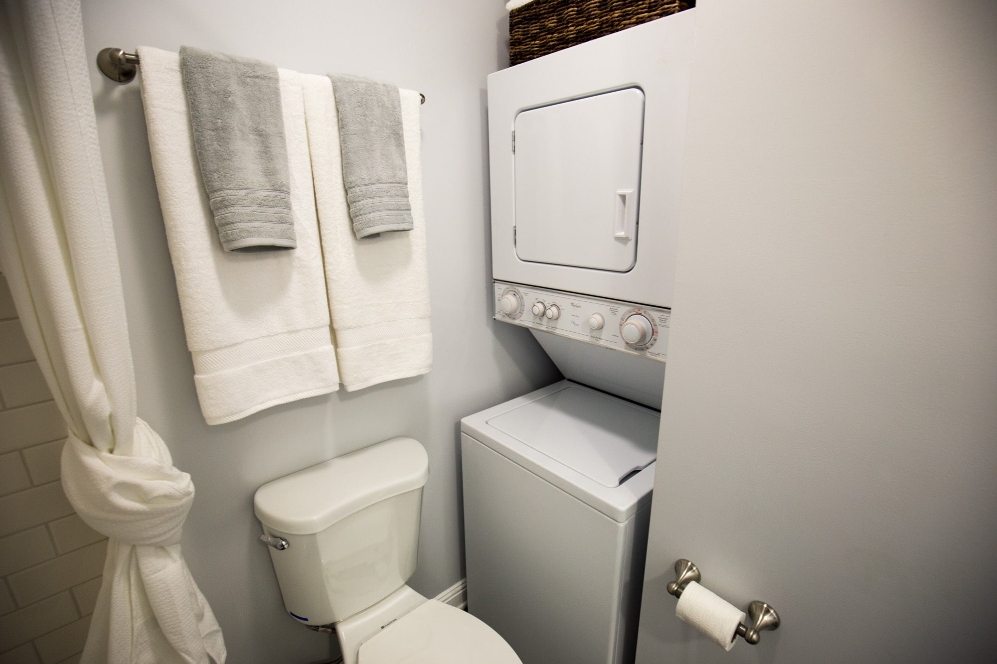In unit washer/dryer. - 652 N Marengo Avenue