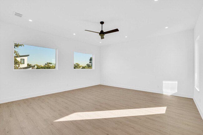 Building Photo - 1707 Nomas St