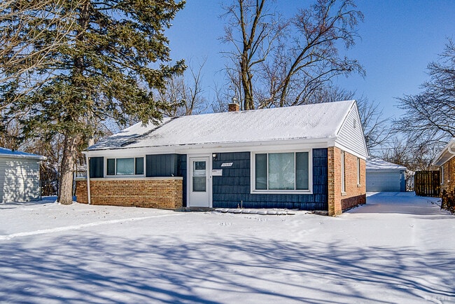 Building Photo - 17555 Howe Ave