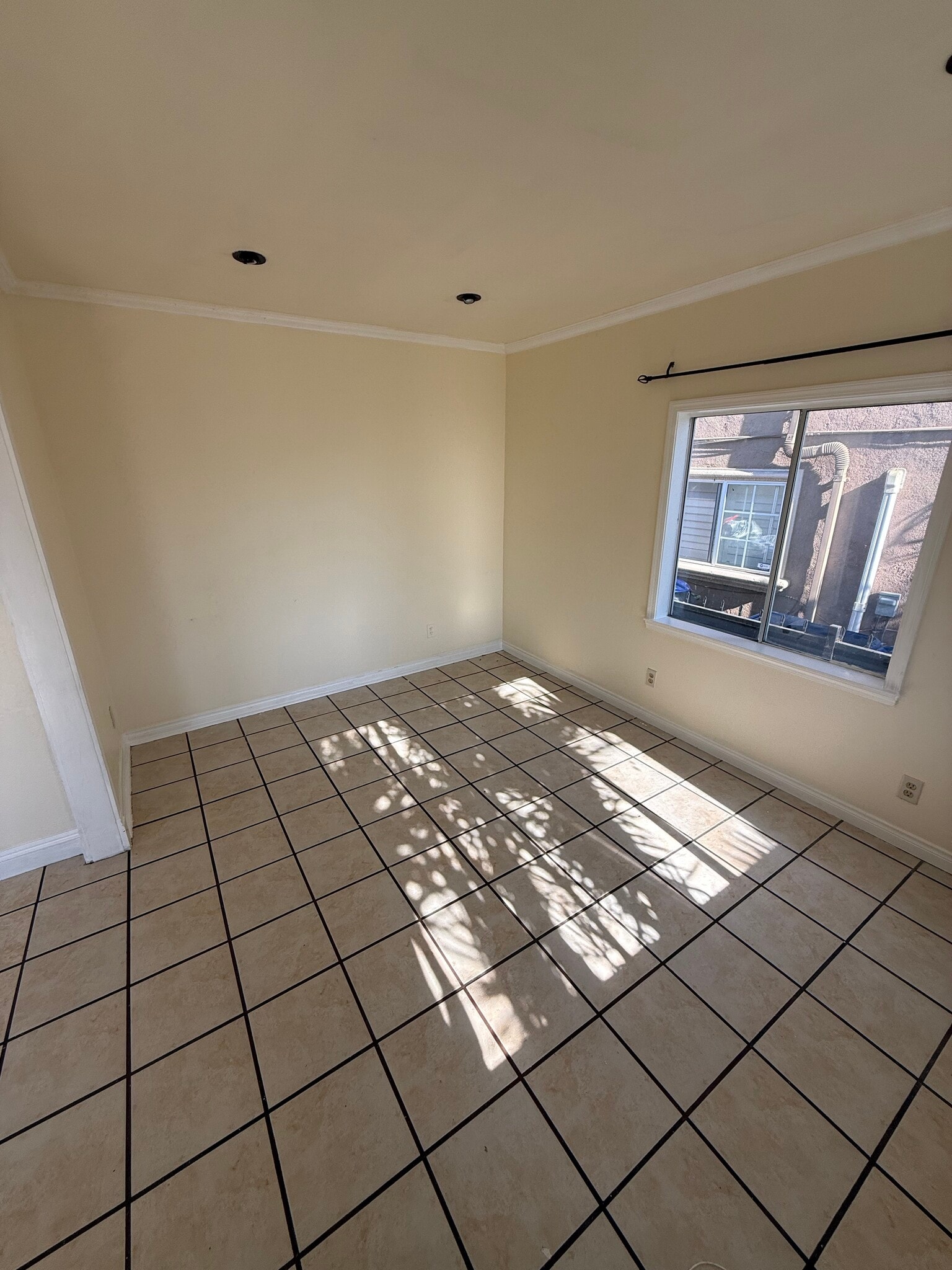 Building Photo - 9622 Evers Ave
