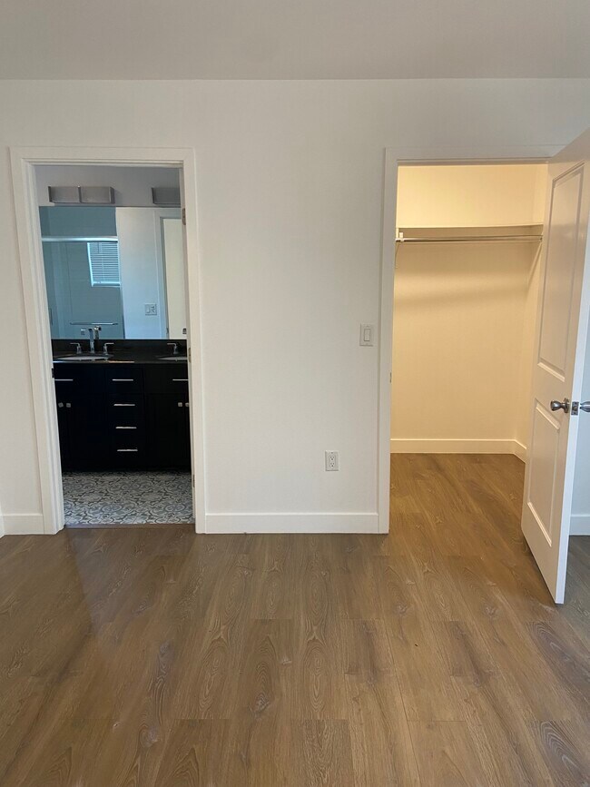 Building Photo - 11514 Emelita St