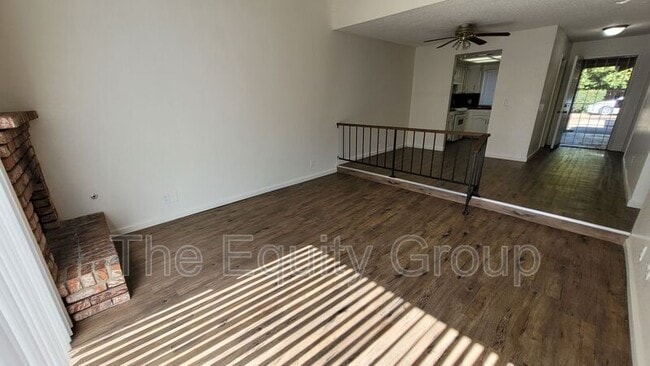 Building Photo - 5804 W Robinwood Ave