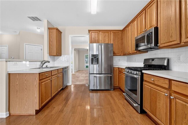 Building Photo - 2311 Ravinia Ct NE
