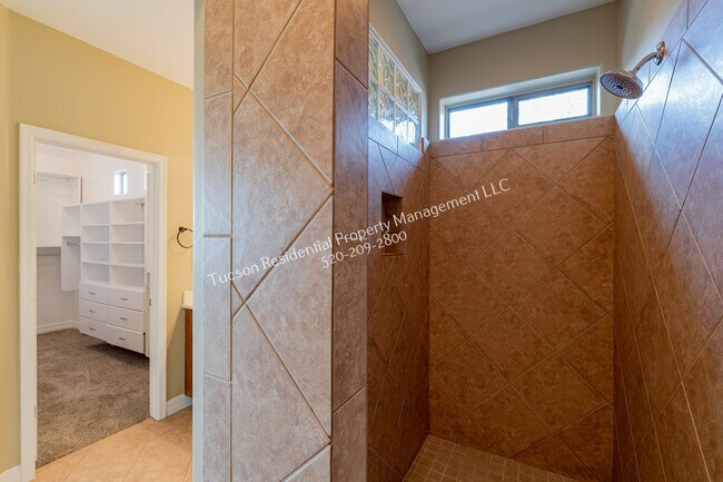 Building Photo - 799 West Camino Tunera