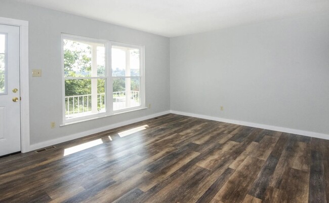 Building Photo - 6123 Cougar Dr