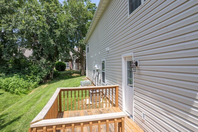 Building Photo - 5001-5003 Carrie Ridge Dr.