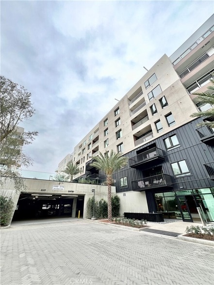 Building Photo - 2512 Rivington
