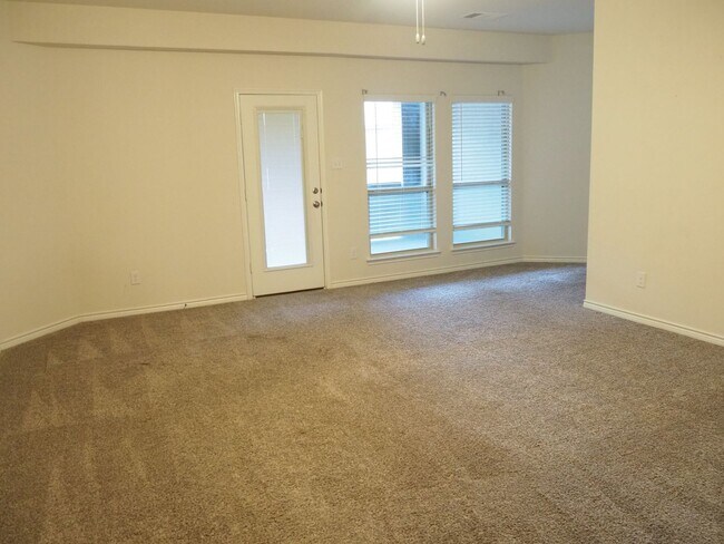 Building Photo - 4 Bed 3.5 Bath in Windhaven Crossing