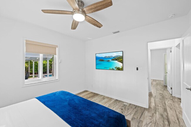 Building Photo - 1300 SW 17th St