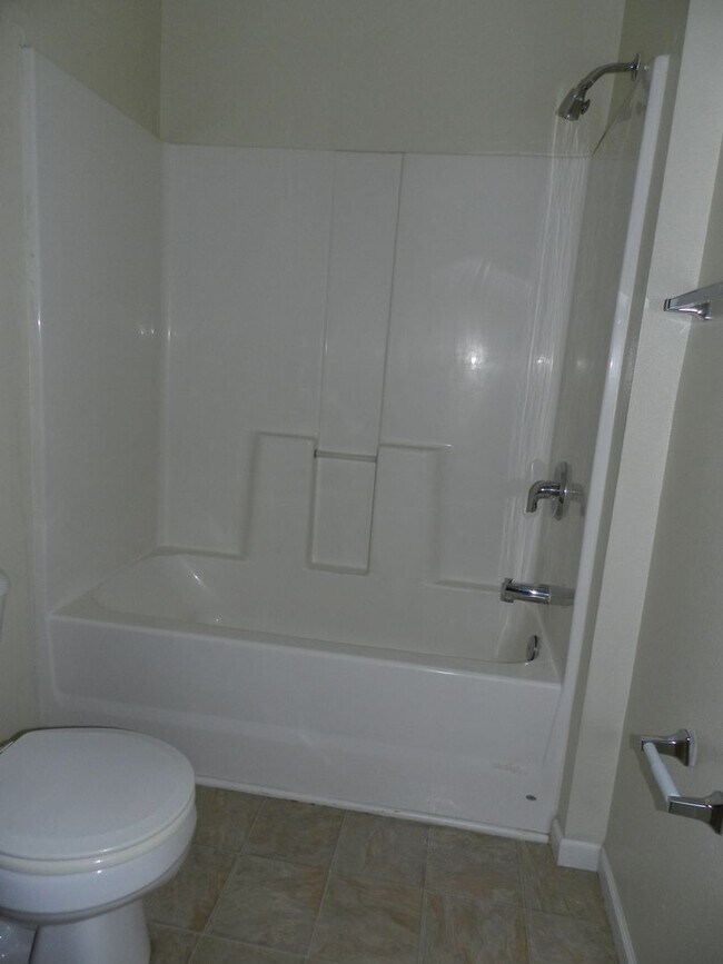 Building Photo - 222 Settlers Pass