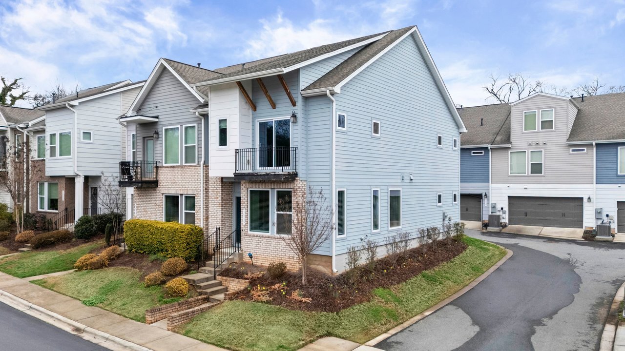 Building Photo - 1515 Hidden Falls Rd