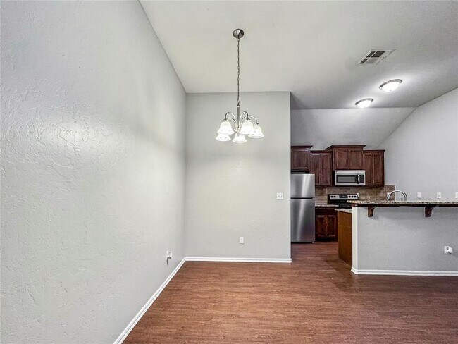 Building Photo - 1729 Everglade Ct