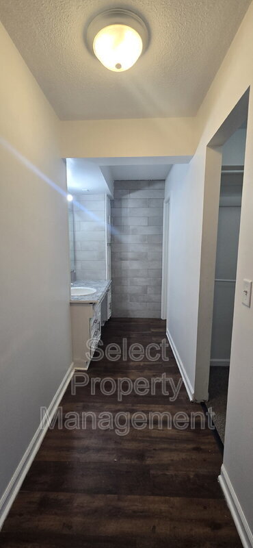 Building Photo - 7006 Elzey St