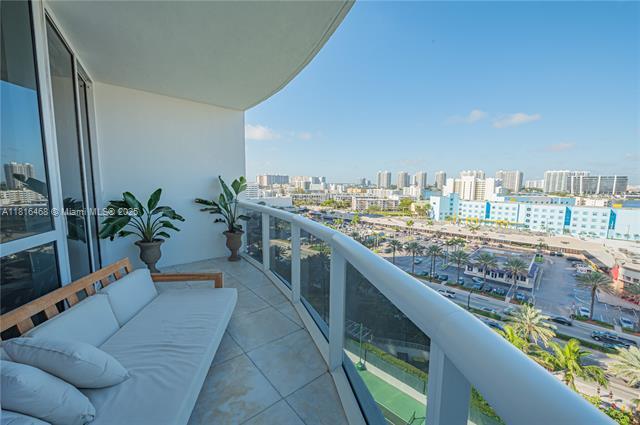 Building Photo - 18201 Collins Ave