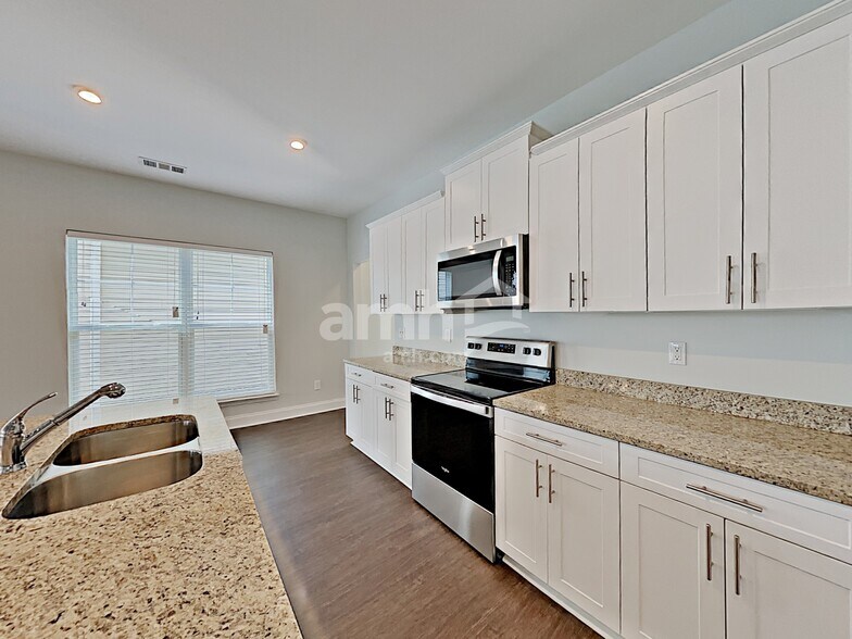 Building Photo - 5317 Tupelo St