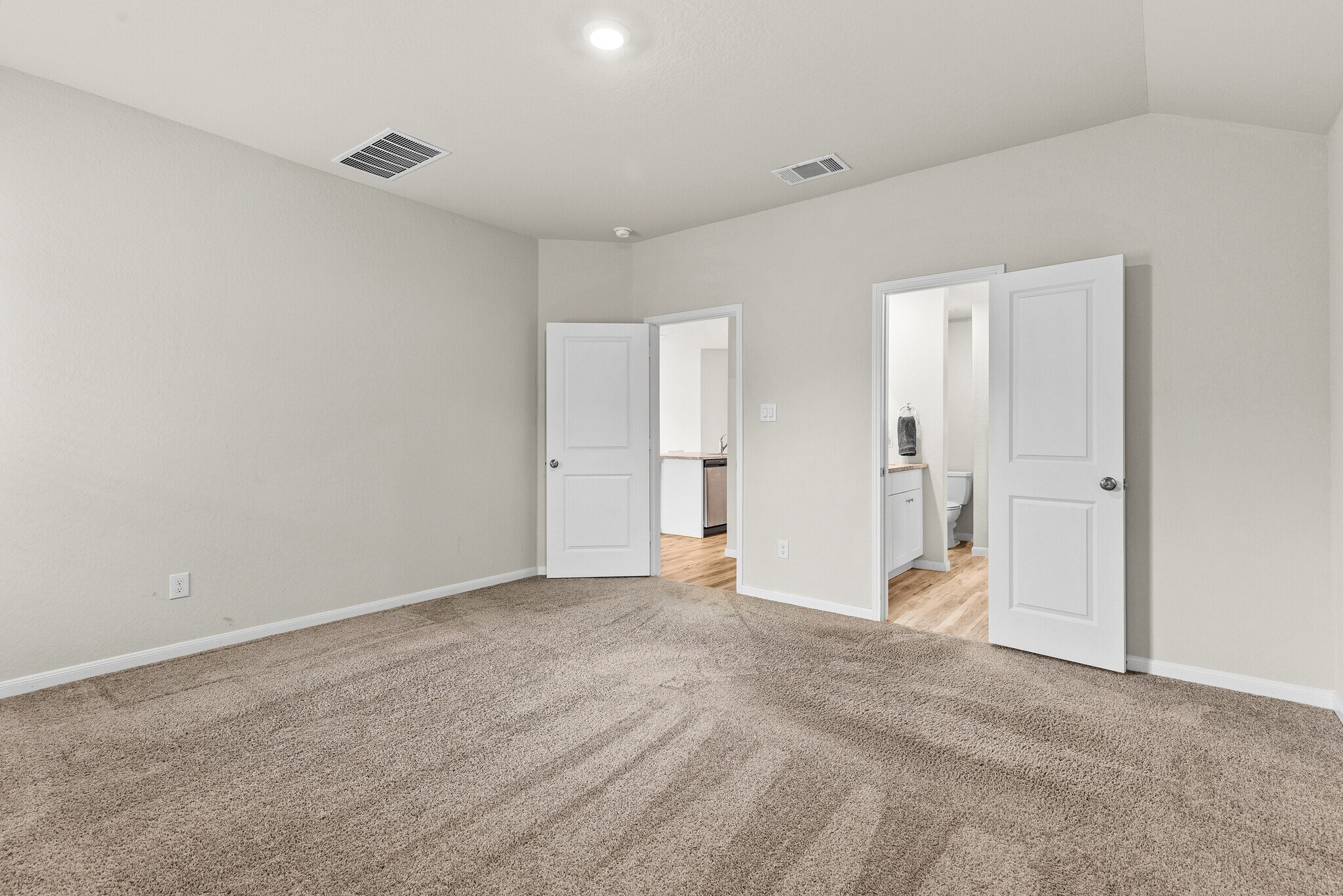 Building Photo - 15011 Maskette Ave