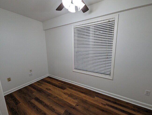 Building Photo - 126 Edgewood Blvd