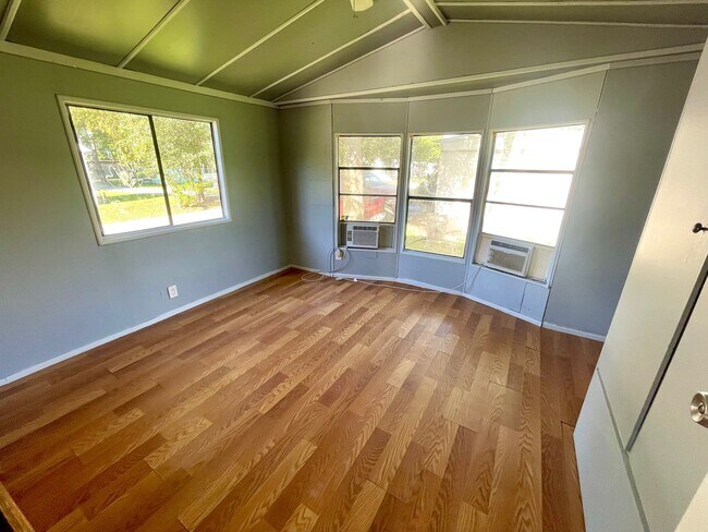 Building Photo - 11546 SW 37th St