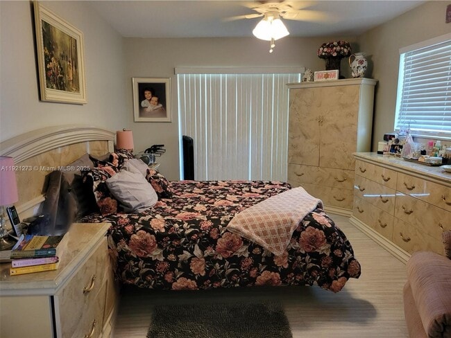 Building Photo - 1020 NW 88th Ave