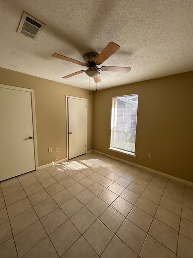 Building Photo - 12784 Brogdon Ln