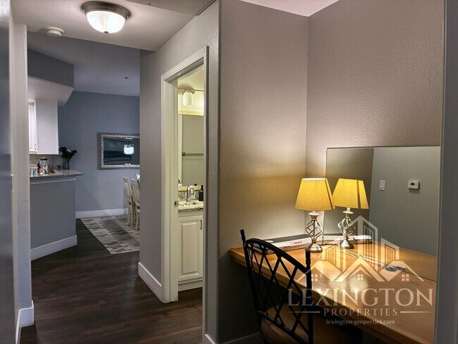 Building Photo - Beautifully Upgraded, 2BD/2BA, Condo Home in The Phoenician, Roseville!